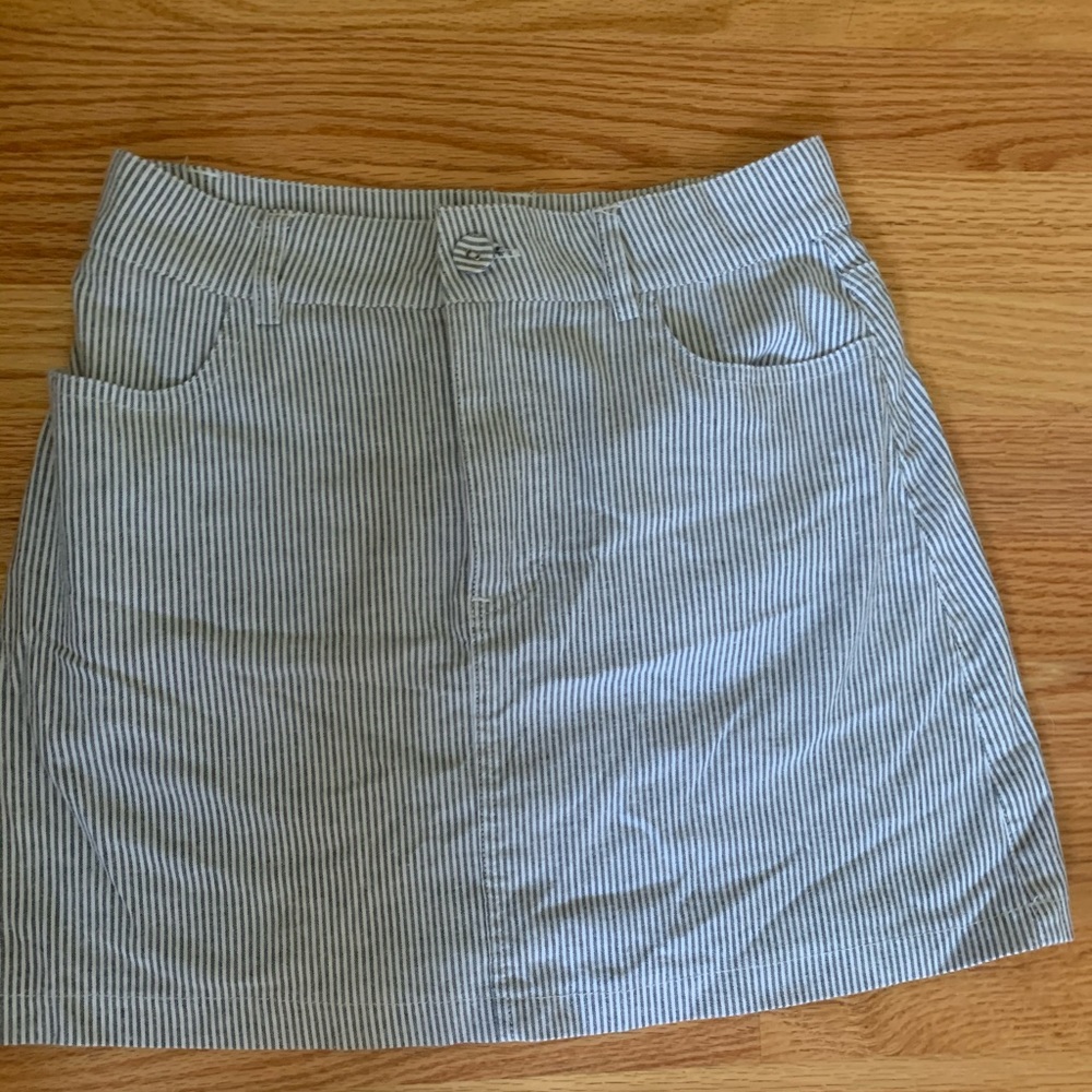 high waisted skirt